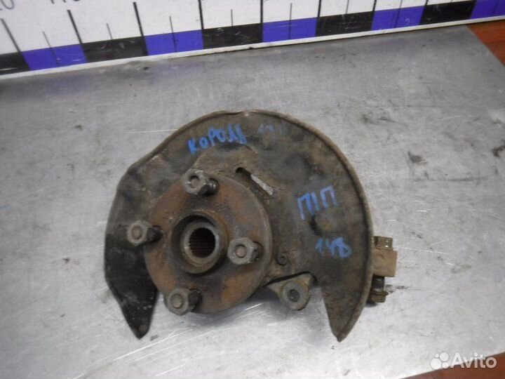 Кулак передний правый Toyota Corolla 120 4ZZ 2005