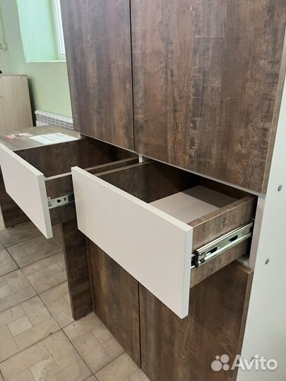 Шкаф распашной