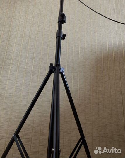 Кольцевая лампа со штативом