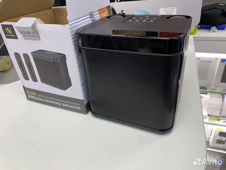 Колонка с микрофоном для караоке