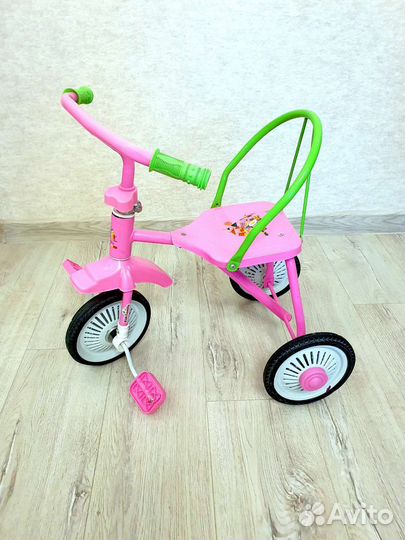 Детский трехколесный велосипед