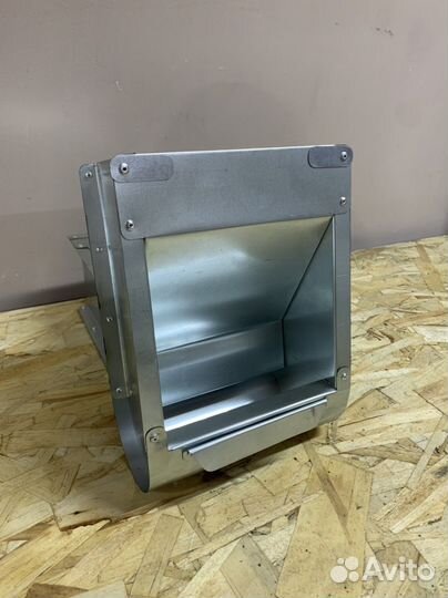 Кормушка бункерная