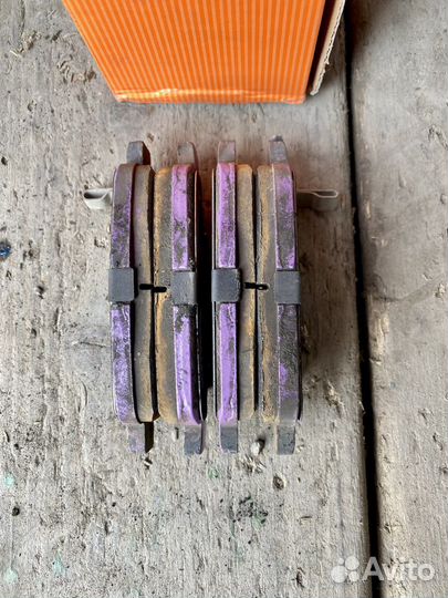 Коплект томозных колодок infiniti fx35/45 S50