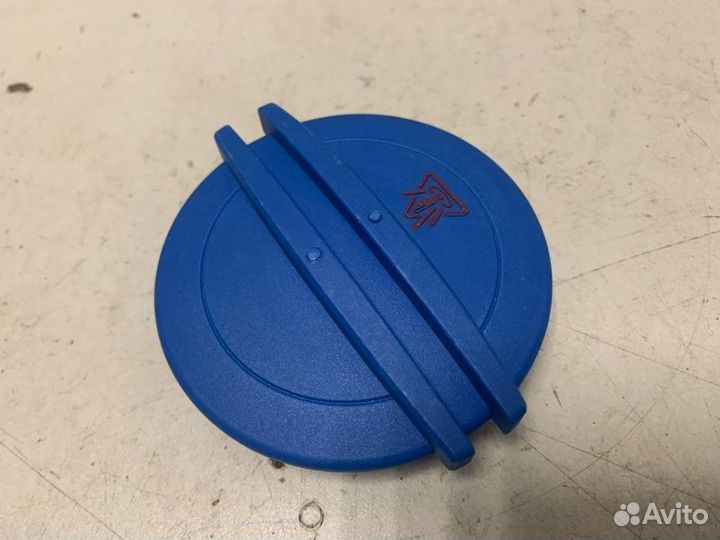 Крышка расширительного бачка Skoda Octavia 1996