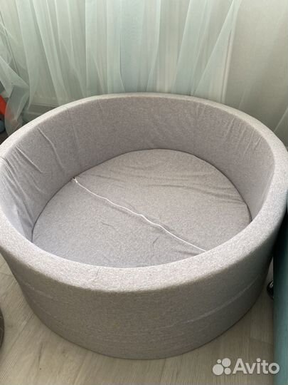 Сухой бассейн с шариками