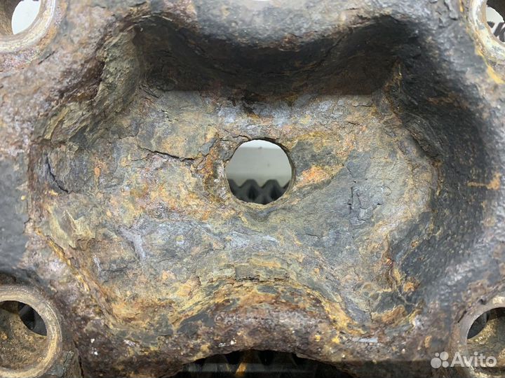 5010600043 Кронштейн амортизатора заднего правый