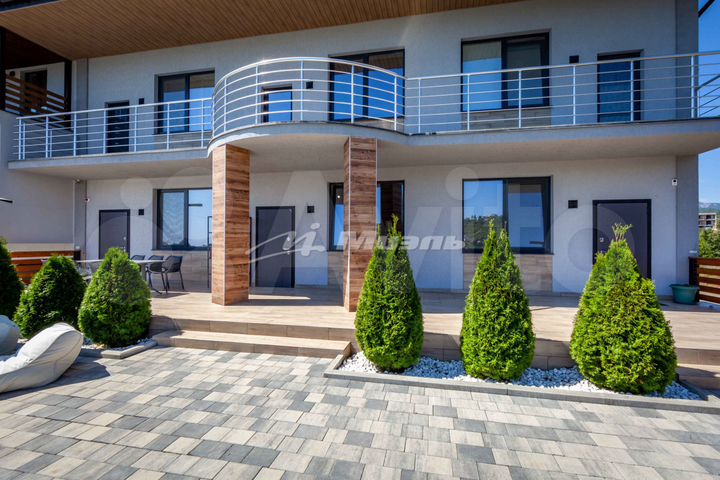 Дом 213 м² на участке 3 сот.