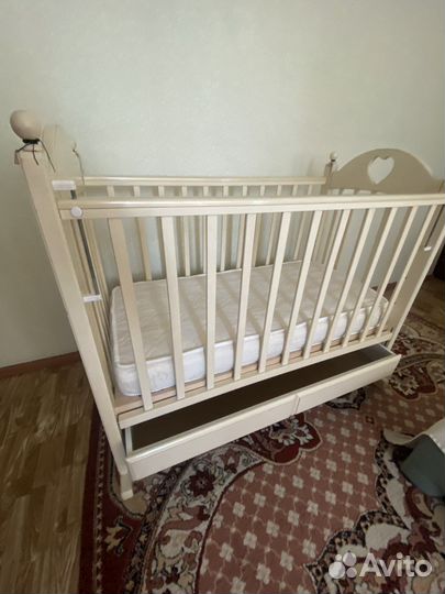 Детская кроватка