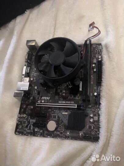 Материнская плата с процессором