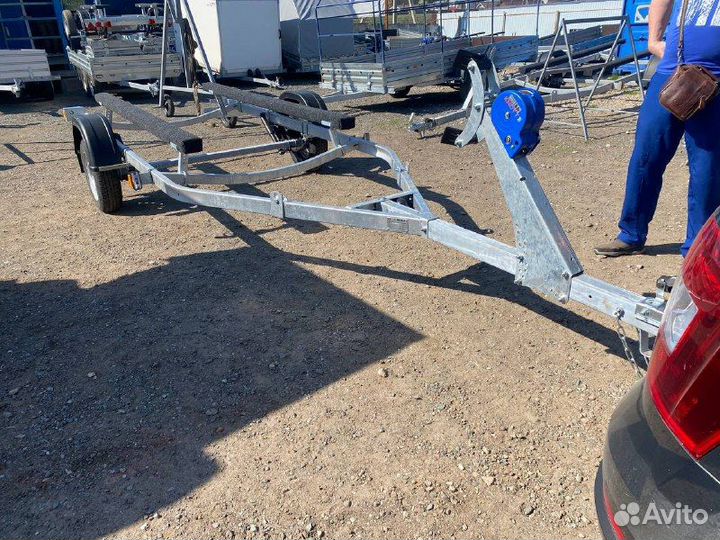 Прицеп легковой с опорным колесом для лодки