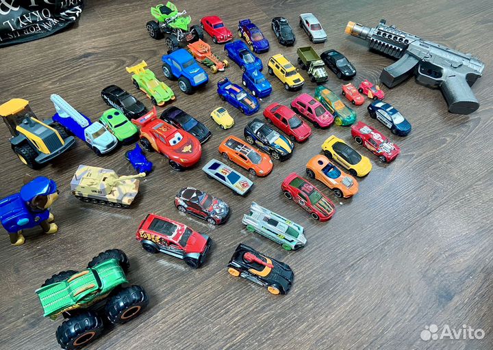 Продам набором машинки