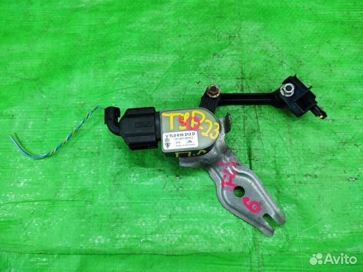 Датчик высоты дорож. просв. п/л Touareg/Cayenne/Q7