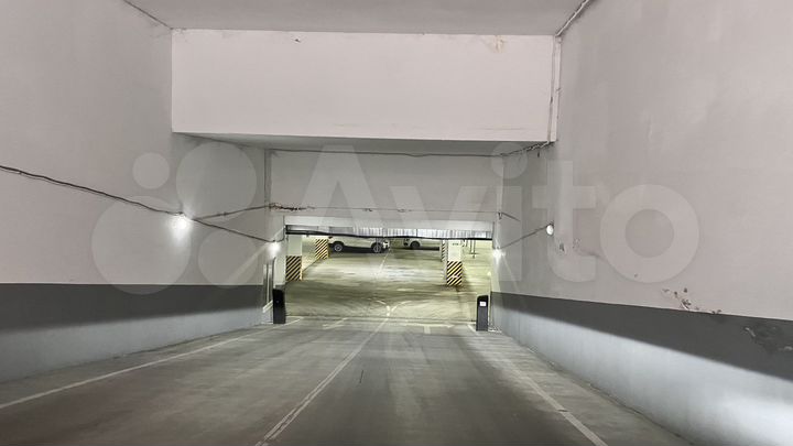 Машиноместо, 14 м²