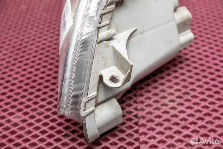 Фара галогеновая передняя правая Toyota Camry XV40