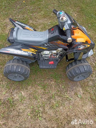 Детский квадроцикл на аккумуляторе