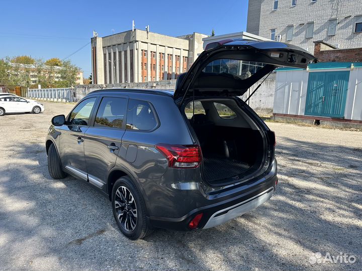 Mitsubishi Outlander 2.0 CVT, 2021, 55 300 км