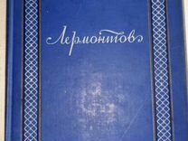 Собрание сочинений классика на книжной полке