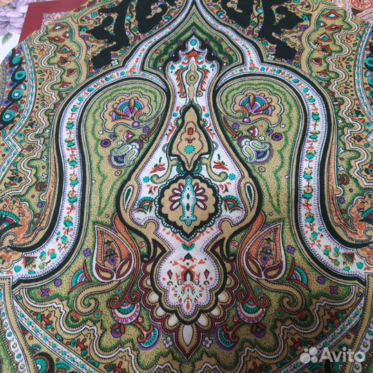 Павловопосадский платок 146х146 шерсть в шкатулке