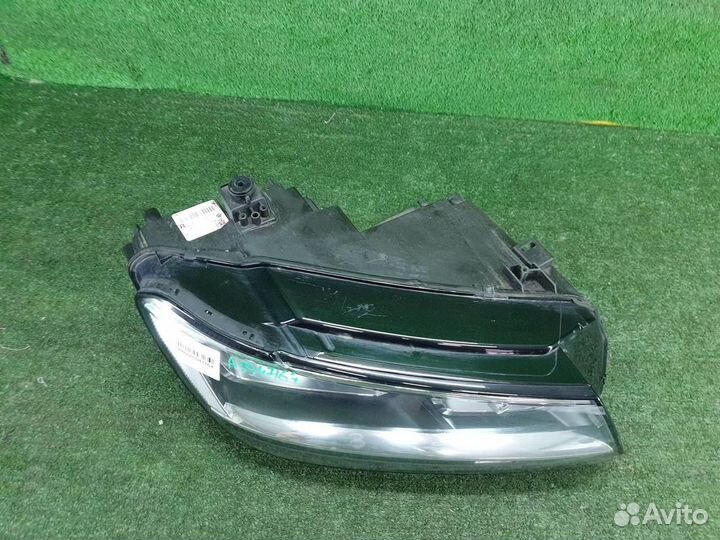 Фара правая Volkswagen Tiguan