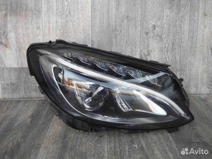 Фара правая №99 Mercedes C W205 2017