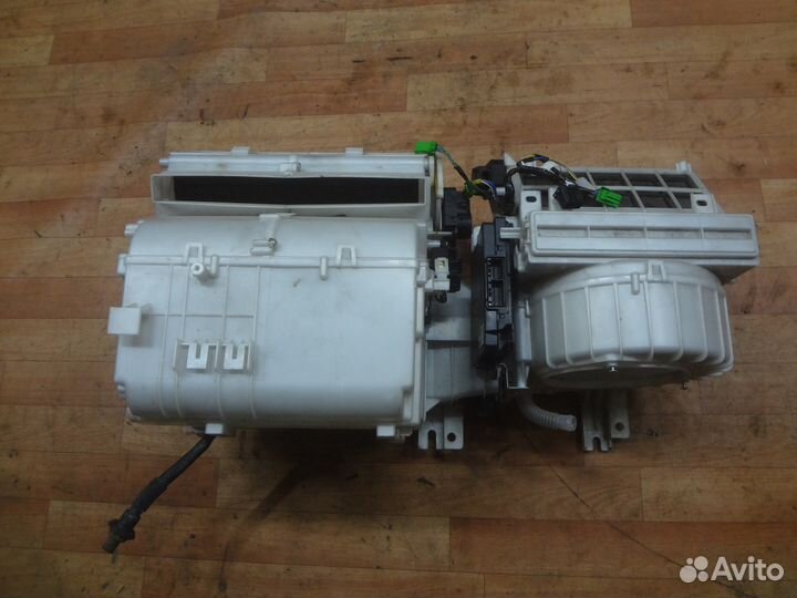 Mitsubishi Outlander XL 2006-2012;ASX 2010.Корпус