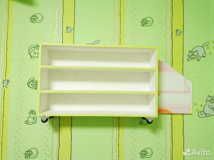 Полка настенная навесная