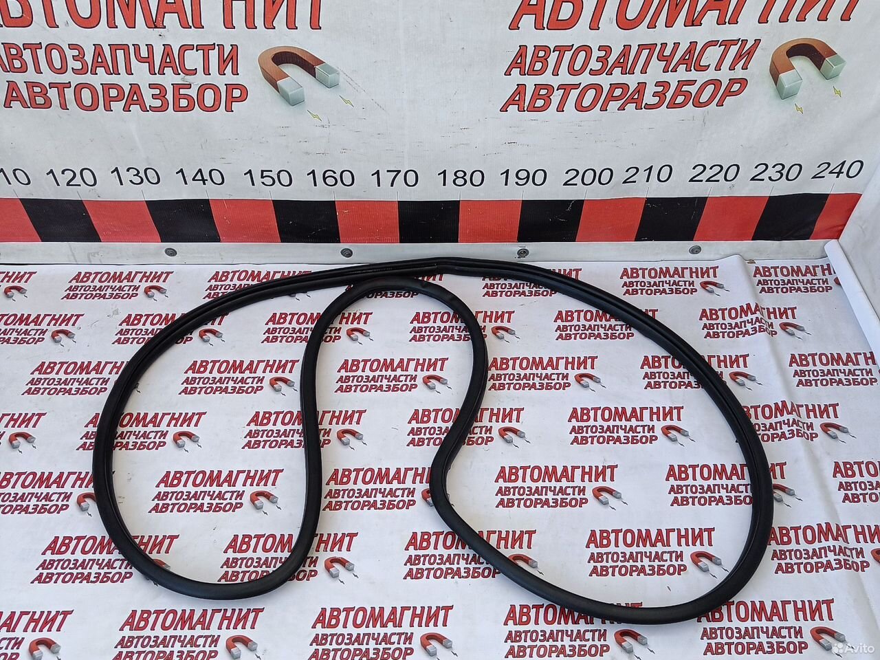 Уплотнитель двери передней правой Тойота Рав 4 50