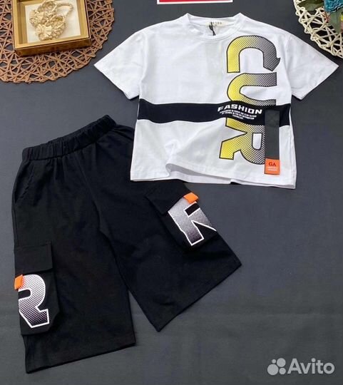 Костюм на мальчика 6-7 лет