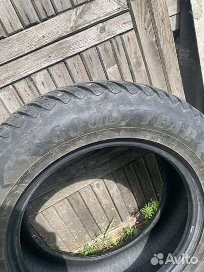 Goodyear Ultra Grip Ice Arctic 2 SUV 225/65 R17 102T