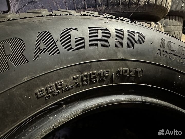 Goodyear UltraGrip Ice Arctic SUV 225/70 R16 107T