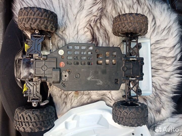 Машина на радиоуправлении 1 10