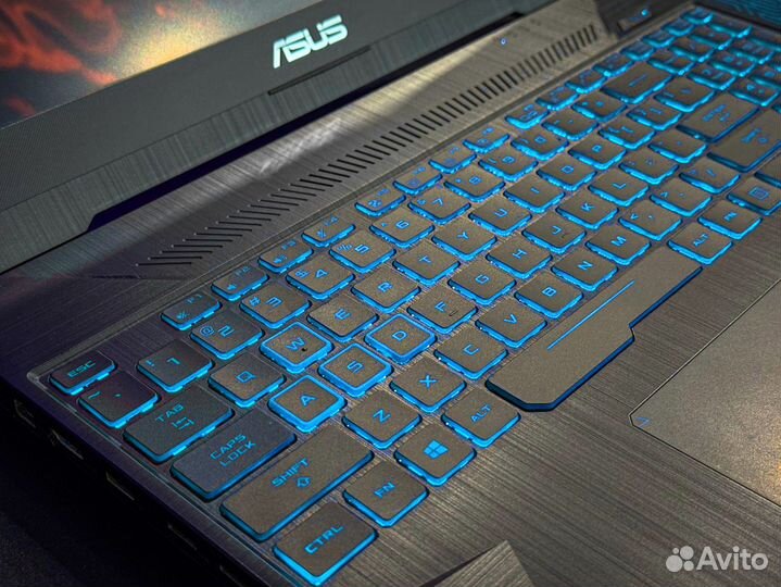 Игровой ноутбук Asus: Intel i5 + GTX1060 + SSD