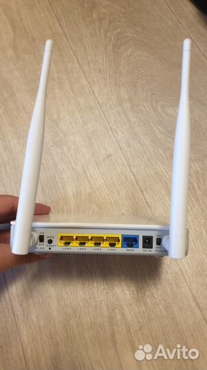 Роутер Zyxel Keenetic Giga и Dlink DIR-300