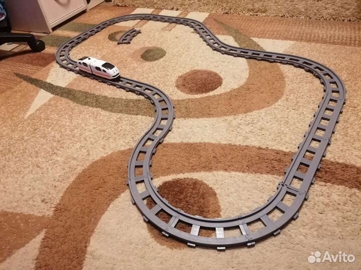 Железная дорога с музыкальным поездом