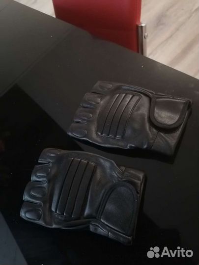 Перчатки без пальцев