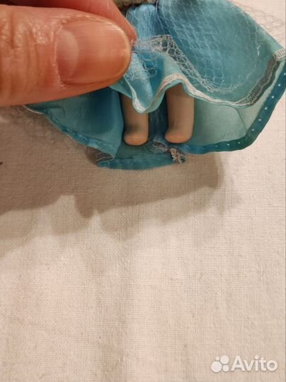 Кукла фарфоровая