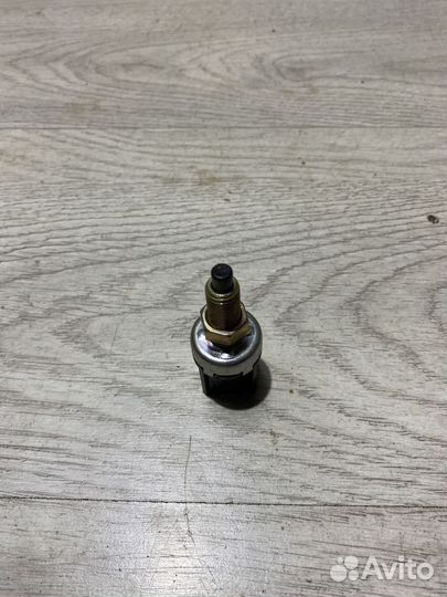 Датчик включения стоп сигнала Лягушка Geely emgran