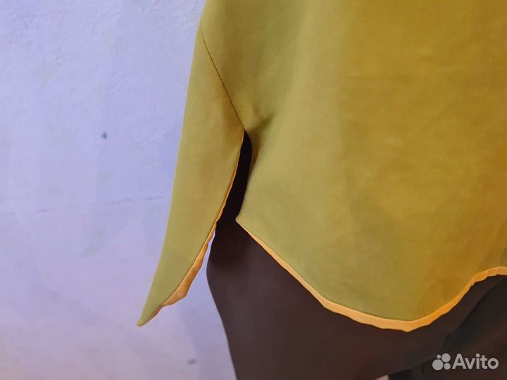 Фисташкого цвета блуза Balunova