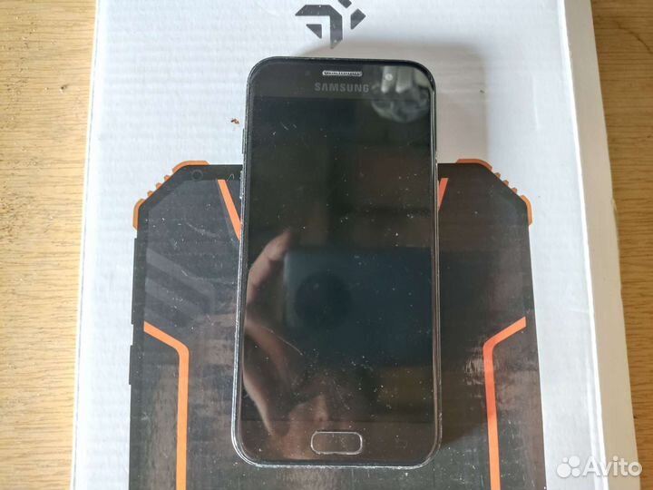 Телефон Samsung galaxy a3 2017