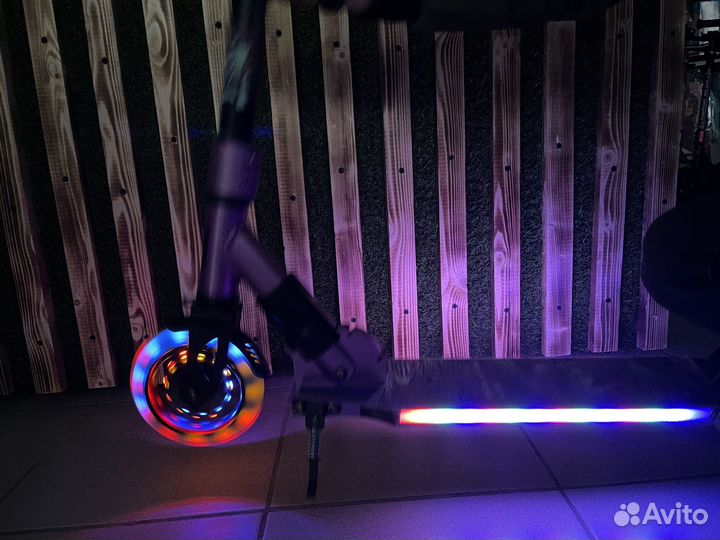 Самокат двухколесный со светящейся платформой