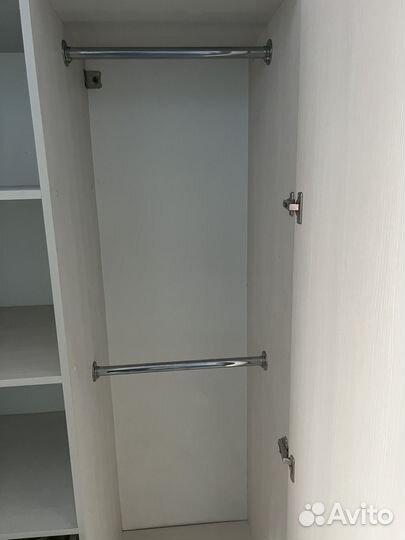 Продаю стол и шкаф в детскую