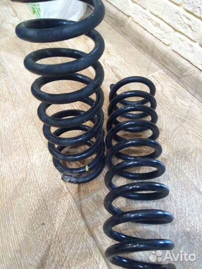 Пружины задние за комплект 2 шт