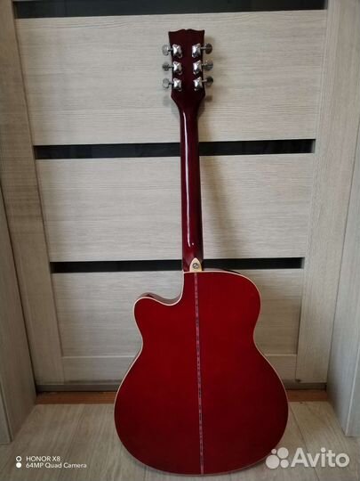 Акустическая гитара