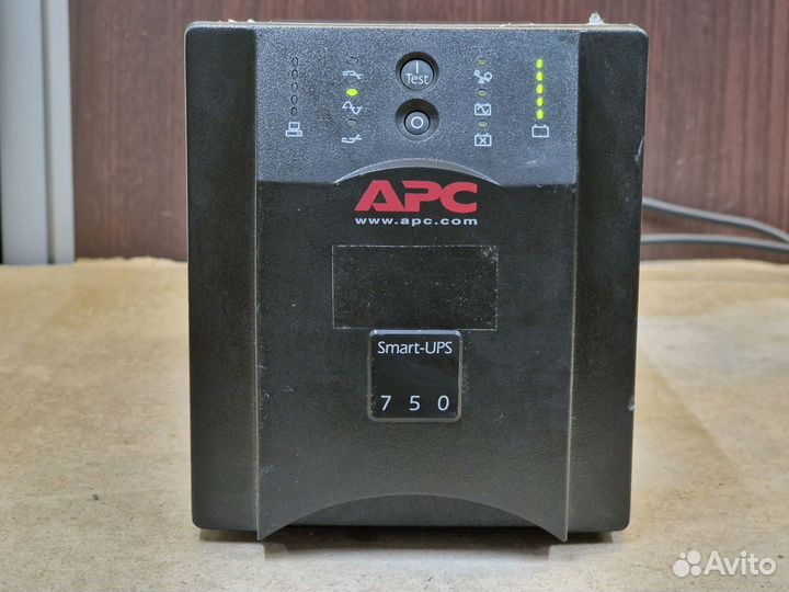 Ибп APC Smart-UPS 750VA USB & Serial 230V SUA750I