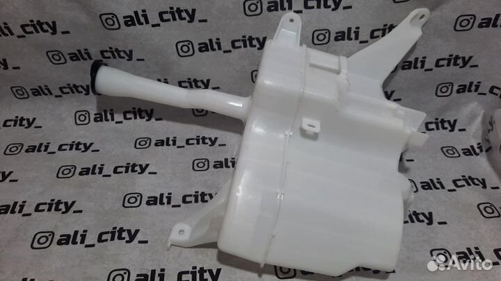Бачок омывателя Камри 50 55 с моторчиком SAT