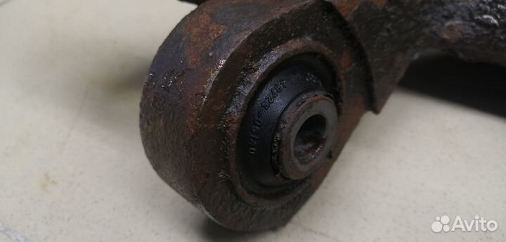 Кулак поворотный задний левый Avensis II 2003-2008