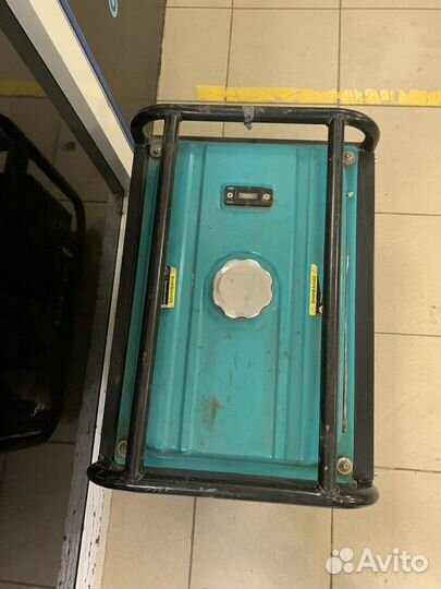 Бензиновый генератор Wert G3000D