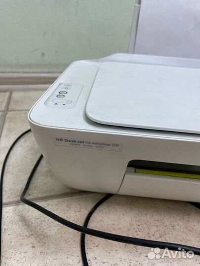 Струйнный цветной мфу HP DeskJet 2136