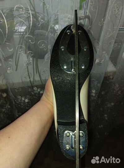 Коньки фигурные 37 размер 240 мм стелька женские