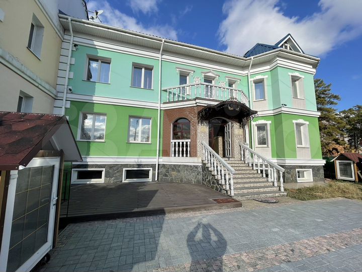 Дом 790,1 м² на участке 11,5 сот.